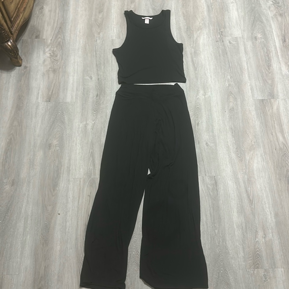 Victoria’s Secret lounge set